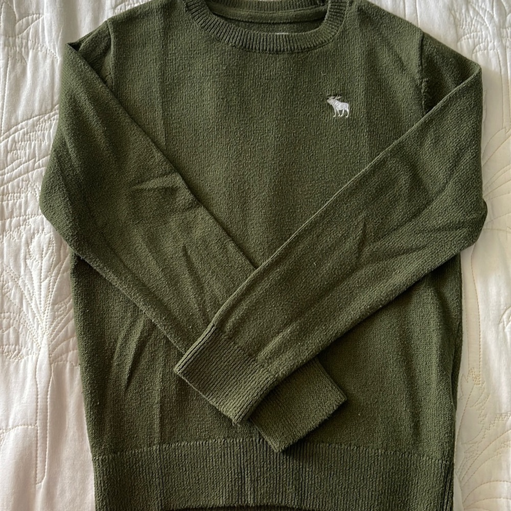 Boys Abercrombie sweater -size 7/8.GUC